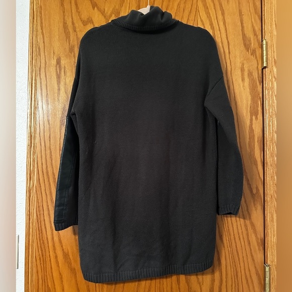 BCBG MaxAzria DeeDee oversized Turtleneck Sweater - Size XS Long - Picture 2 of 8